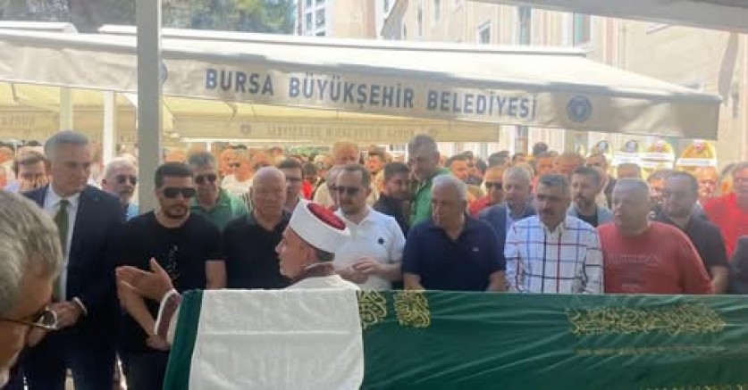 Gazeteci Engin Aksöz Bursa'da son yolculuğuna uğurlandı