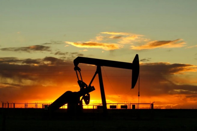 ABD saldırıları sonrası petrol yükseldi: Brent 101 doları aştı