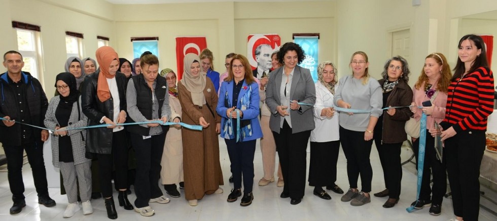 Ahmet Yesevi Mahallesi Kadın Dayanışma ve Yardımlaşma Derneği yeni merkezinde