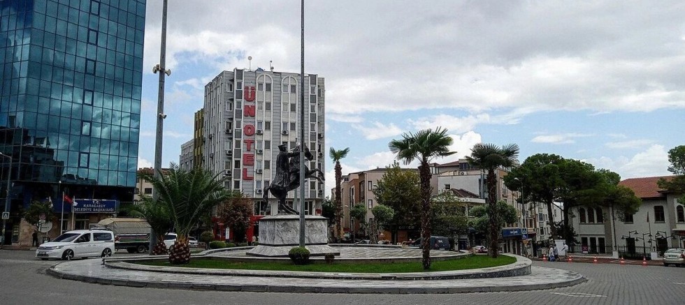 Altı Siyasi Partiden Belediyeye Sert Tepki, 