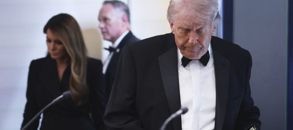 Beyaz Saray'da silah sesleri