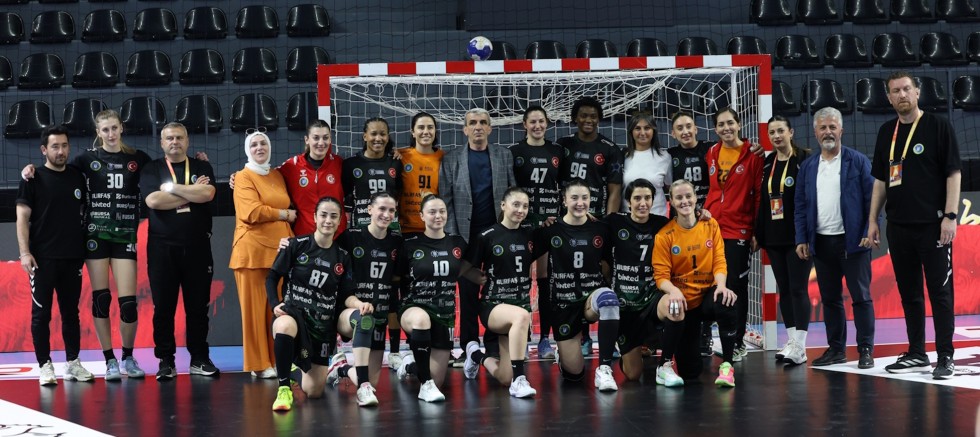 Bursa Büyükşehir Belediyespor kupada final biletini kaptı