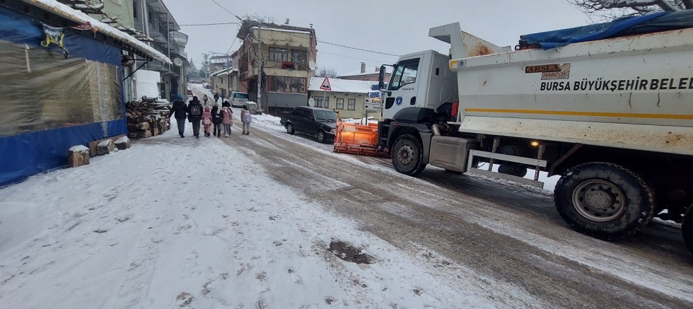 Bursa Büyükşehir’de kış mesaisi sürüyor