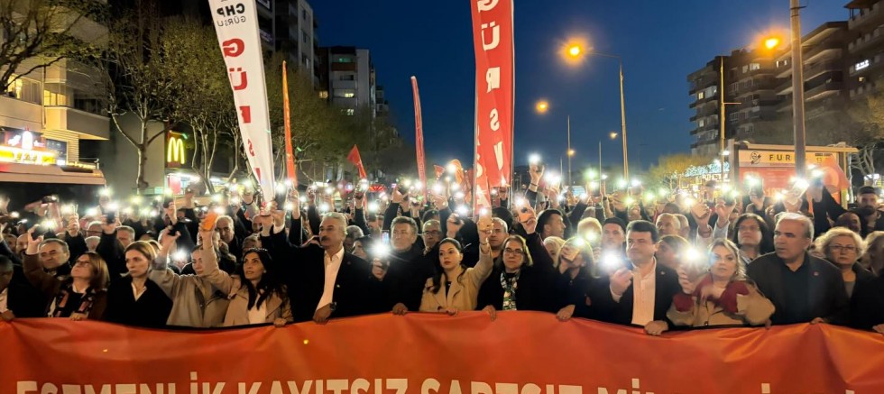 Bursa'da Mustafa Bozbey'in tutuklanması yürüyüş ve mitingle protesto edildi.