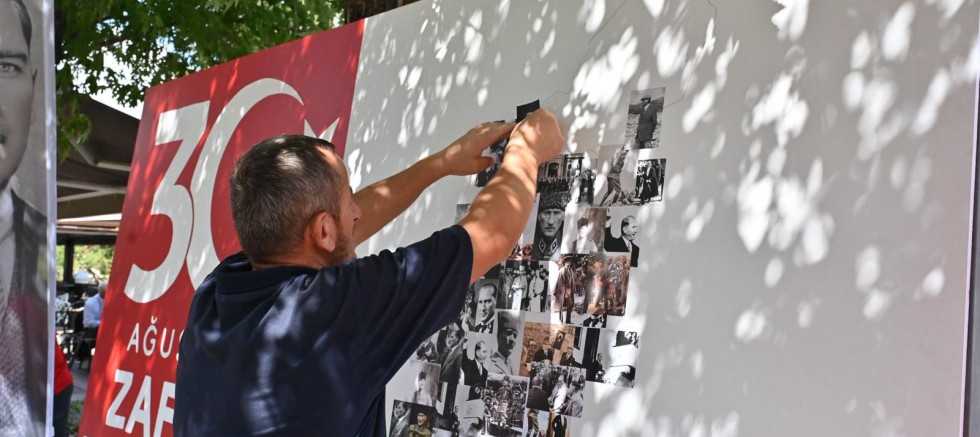 Bursalılardan Zafer Bayramı'na anlamlı iz