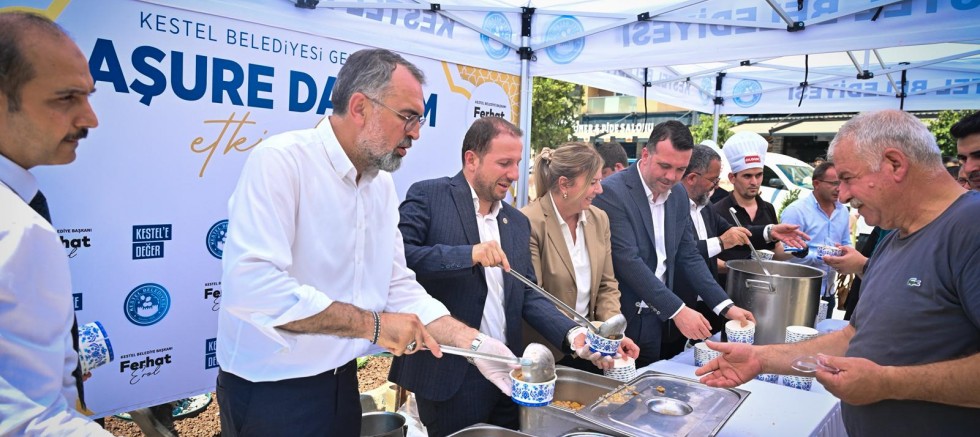 Büyükşehir'den Kestel ve Keles'te Aşüre Dağıtımı