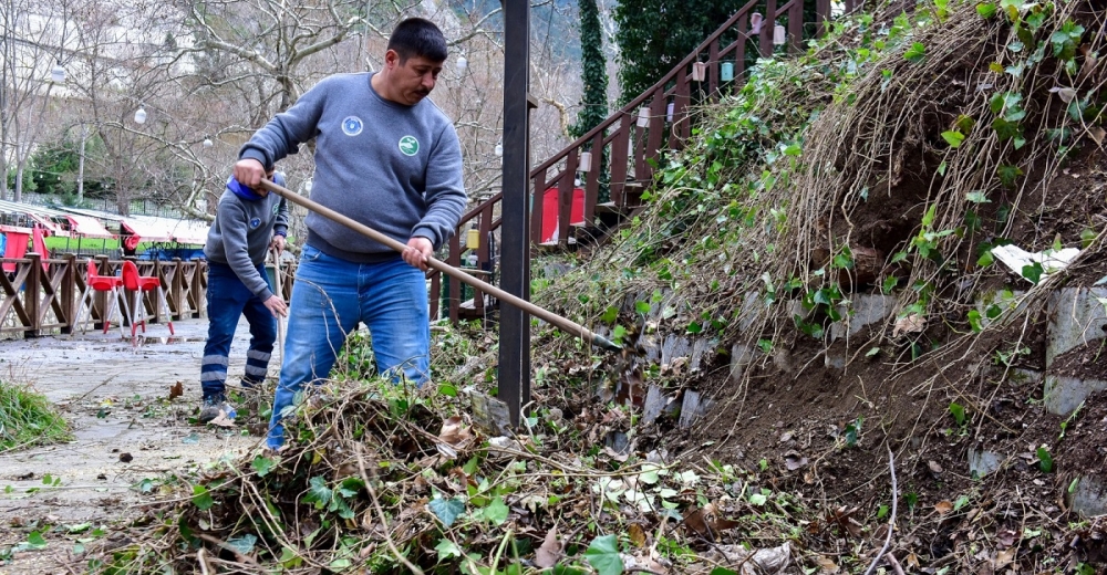 Büyükşehir'den Misi'de dere ve çevre temizliği