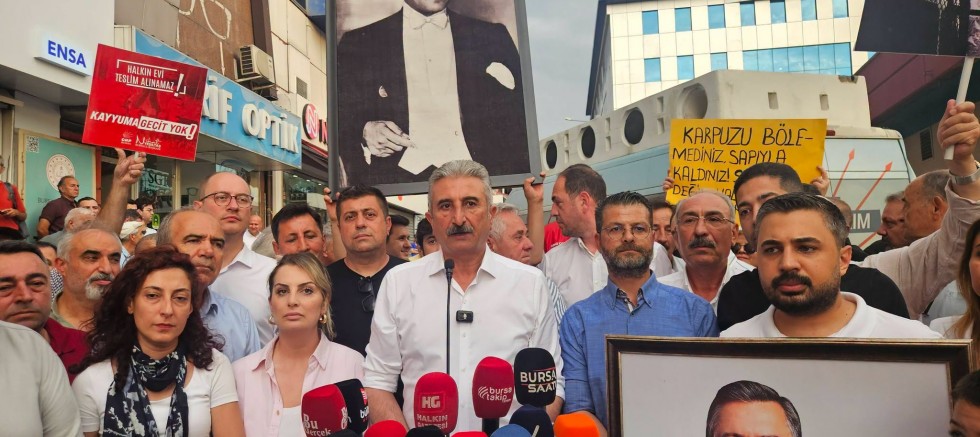 CHP Bursa İl Örgütü'nün demokrasi nöbeti sona erdi