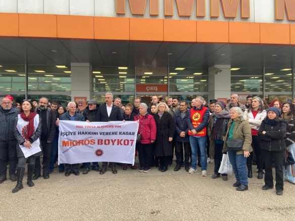 DGD-SEN'den Nilüfer Migros önünde eylem