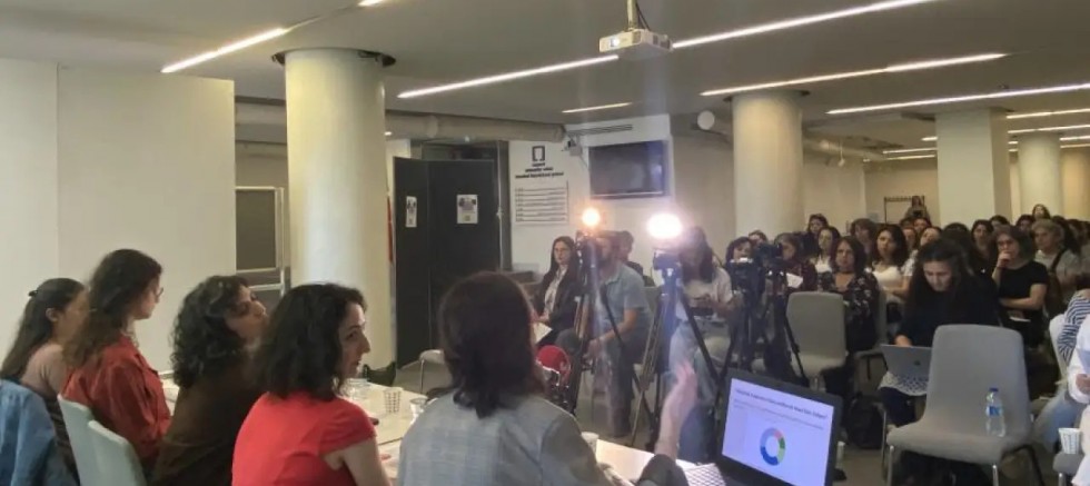 Ekmek ve Gül 'Türkiye'de Kadın Yoksulluğu Panoraması' anketinin sonuçlarını açıkladı: Şiddet, güvensizlik, sömürü döngüsü