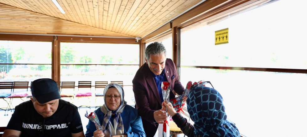 Gemlik Belediyesi Engelsiz Montaj Atölyesi Anneleriyle Anneler Günü Buluşması