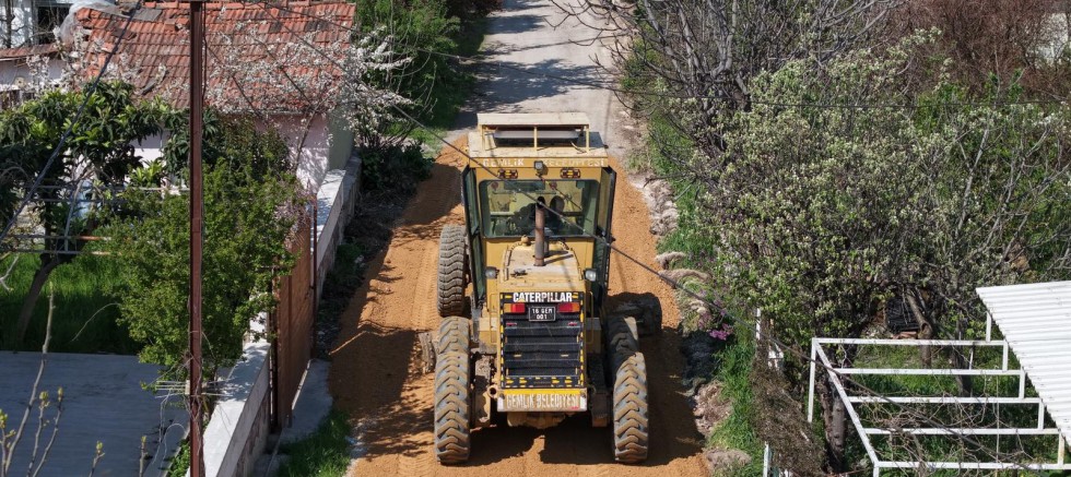 Gemlik Belediyesi’nden Kumsaz 505-506 No’lu Sokak’ta Zemin İyileştirme Çalışması