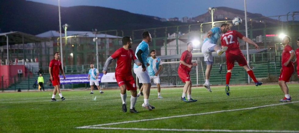 Gemlik’te İşçi Bayramı Heyecanı Yeşil Sahaya Taşındı