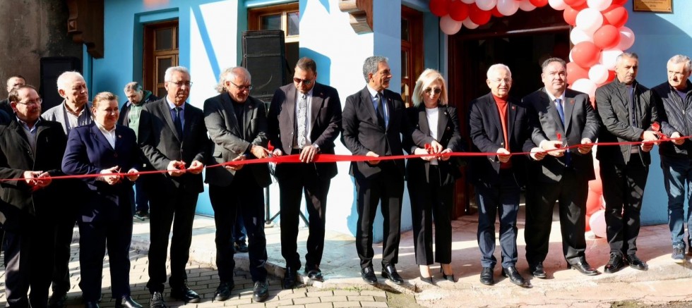 Gemlik'te Kadın ve Çocukların Yeni Merkezi Törenle Açıldı
