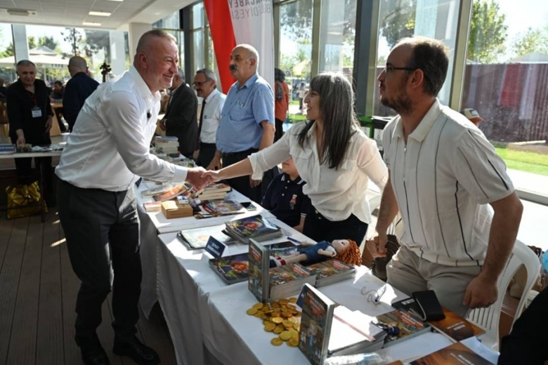 Karacabey Kitap Günleri Tüm Hızıyla Sürüyor!