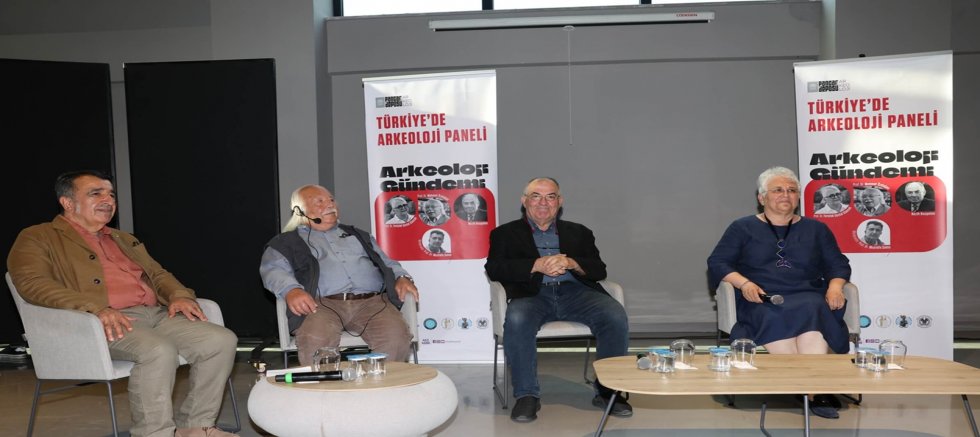 Arkeolojinin duayenleri Nilüfer’de buluştu