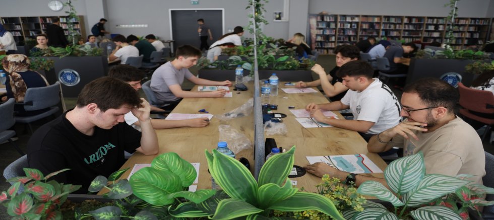 Büyükşehir’den gençlere üniversite yolunda sınav provası