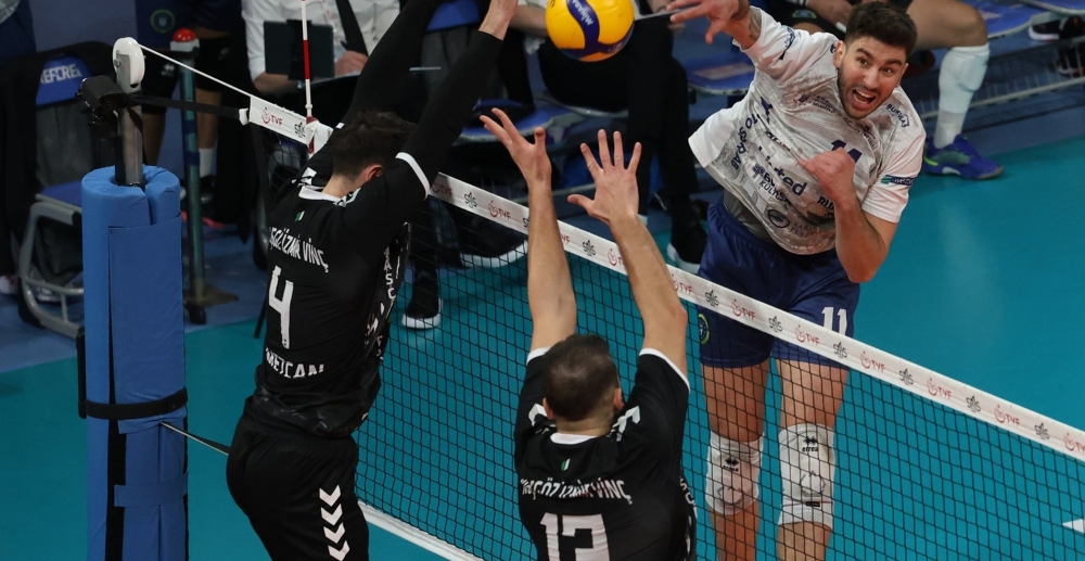 Büyükşehir'in Efeleri Play-Off'u garantiledi