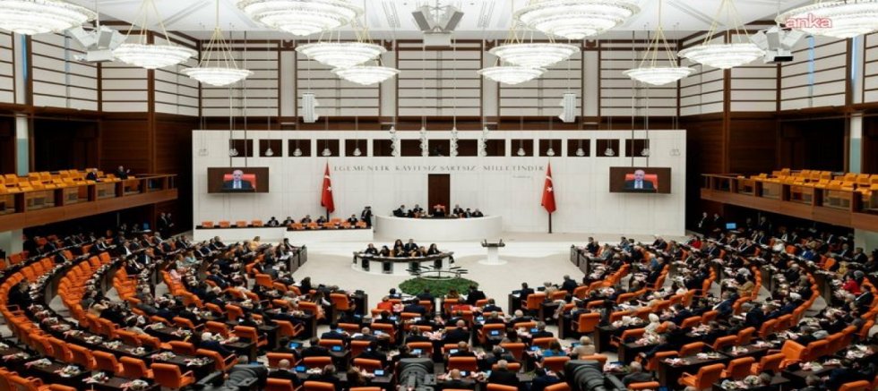 En düşük emekli aylığını da içeren kanun teklifi komisyonda