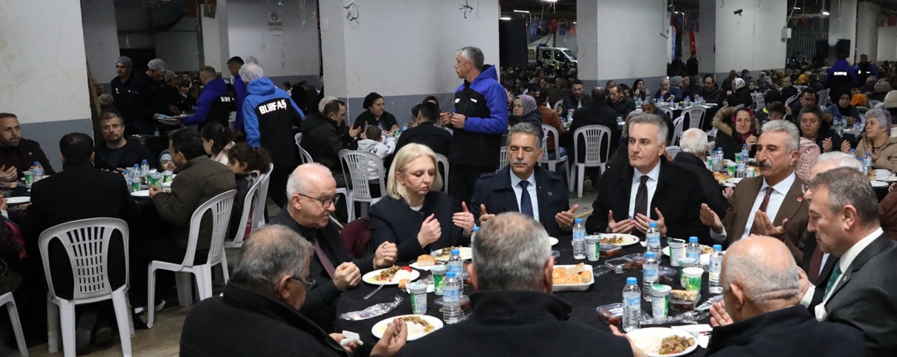 Gemlikliler dayanışma sofrasında buluştu