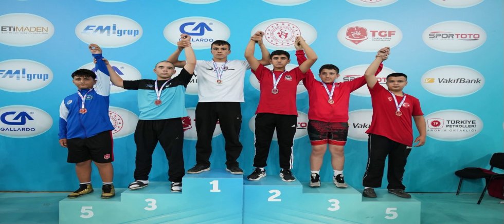 Güreşte Yıldırım başarısı
