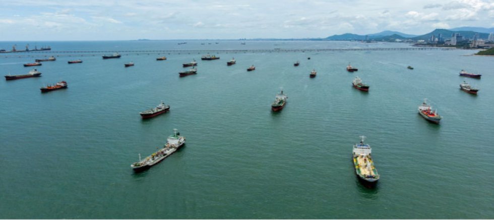 İran basını: 72 saatte 52 İran gemisi ABD ablukasını geçti