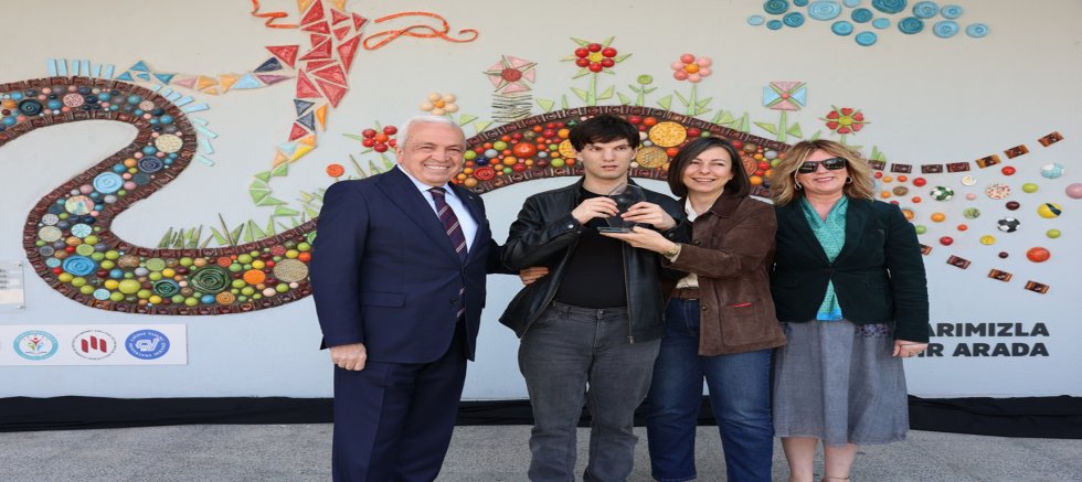 Nilüfer’de renkli dayanışma: Sanat ve sevgi panosu