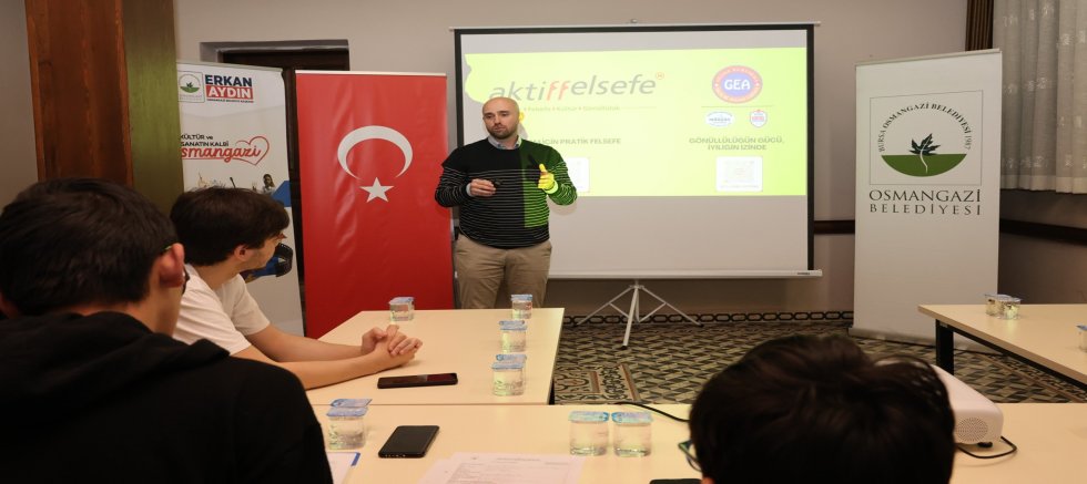 Osmangazi Belediyesi’nden Gençlere Eleştirel Düşünce Atölyesi