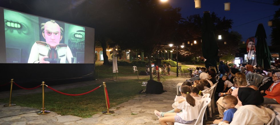 Osmangazi'de Açık Havada Sinema Keyfi Dobruca'da Yaşandı
