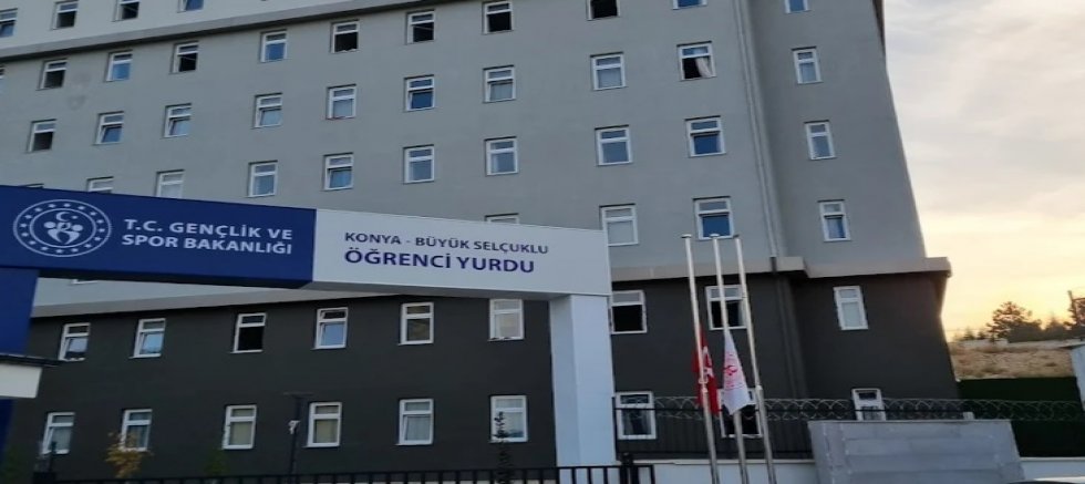 Sınav haftasında barınma hakkı gasbedildi: Öğrenciler yurttan çıkarıldı, misafir alındı