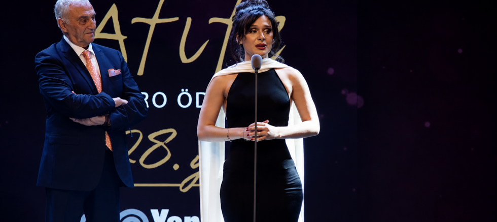Nilüfer Kent Tiyatrosu’na Afife’den ödül