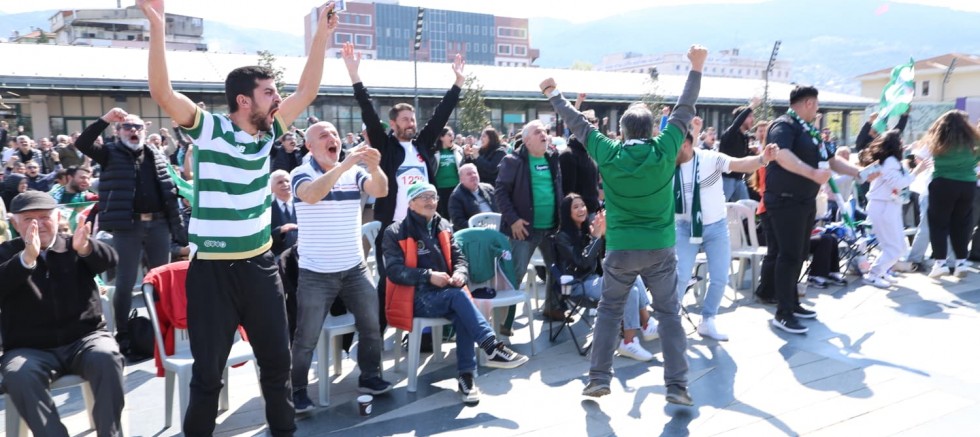 Osmangazi Belediyesi Bursaspor Maçını Dev Ekranda Yayınladı