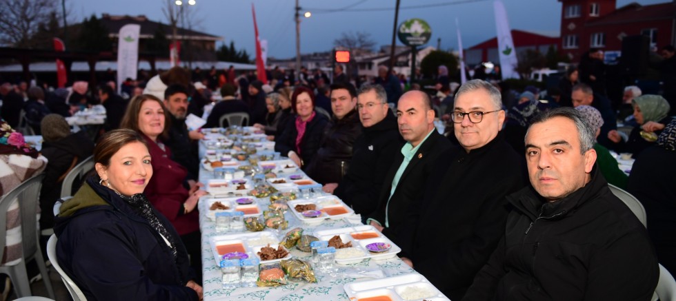Osmangazi Belediyesi Ramazan’ın Bereketini Yenibağlar’da Paylaştı
