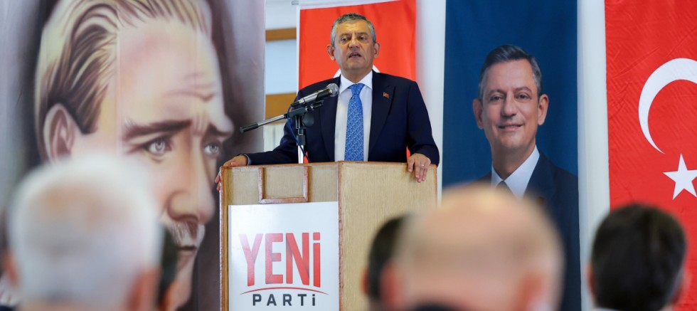 Özgür Özel: 200'ün üzerinde belediye, Yeni Parti'ye katılacak
