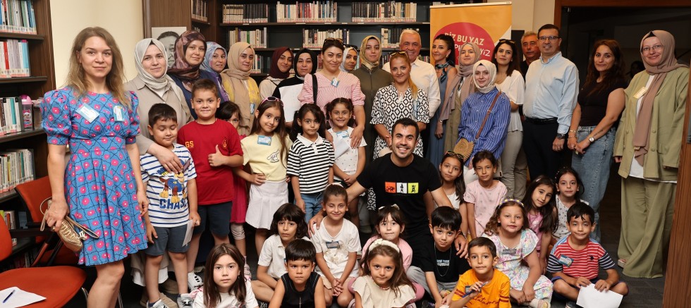 Şadi Özdemir, çocuklar ve ebeveynleri ile kütüphane buluştu