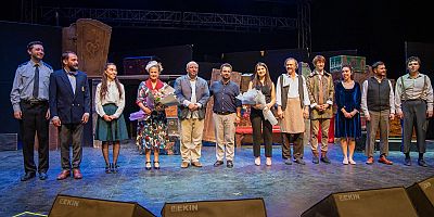 Açıkhava'da 'Cimri'ye alkış yağmuru