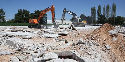 Alaaddinbey’de kaçak yapılara temelden müdahale