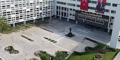 Antalya Büyükşehir Belediyesine bir operasyon daha: 17 kişi gözaltına alındı