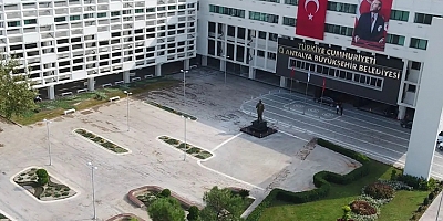 Antalya Büyükşehir Belediyesine çifte operasyon: Muhittin Böcek’in gelini ve 34 kişi gözaltında