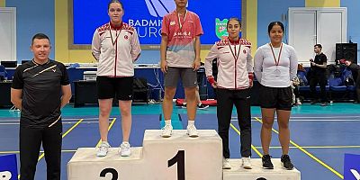 Badmintonda Osmangazi’ye Çifte Madalya