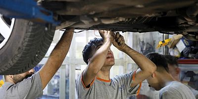 Bakan Işıkhan, 'Çırak ve stajyerlere neden sigorta başlatılmıyor?' sorusunun yanıtını geçiştirdi