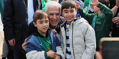 Başkan Bozbey, Bursaspor taraftarlarıyla şampiyonluk heyecanını paylaştı