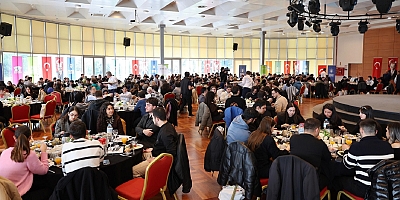 Mustafa Bozbey, gençlerle geleceği konuştu