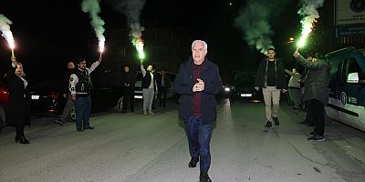 Başkan Mustafa Bozbey, gençlere sahur yaptı