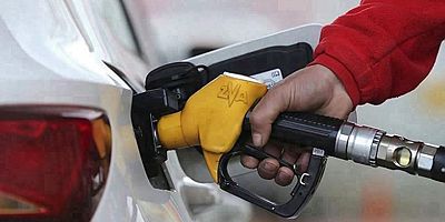 Benzine zam geldi: Yeni fiyatlar pompaya yansıdı