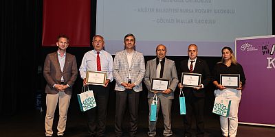 Boyları kadar kitap okudular, ödülleri kaptılar