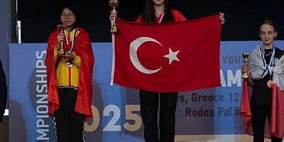 Bursa Büyükşehir Belediyesporlu Arya Aydoğan, Dünya Şampiyonu