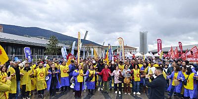 Bursa'da 1 Mayıs coşkuyla toplandı