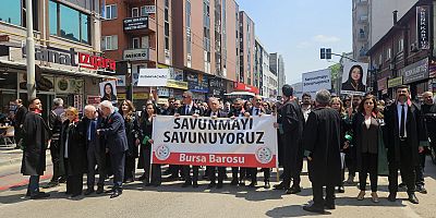 Bursa'da Avukatlar katledilen meslektaşları için yürüdü