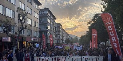 Bursa'da binler tutuklu öğrenciler için yürüdü